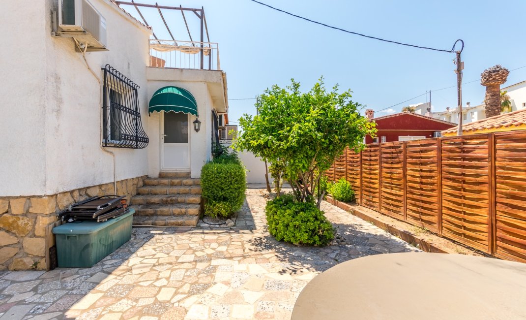 Resale -  Chalet / Villa -
Albir