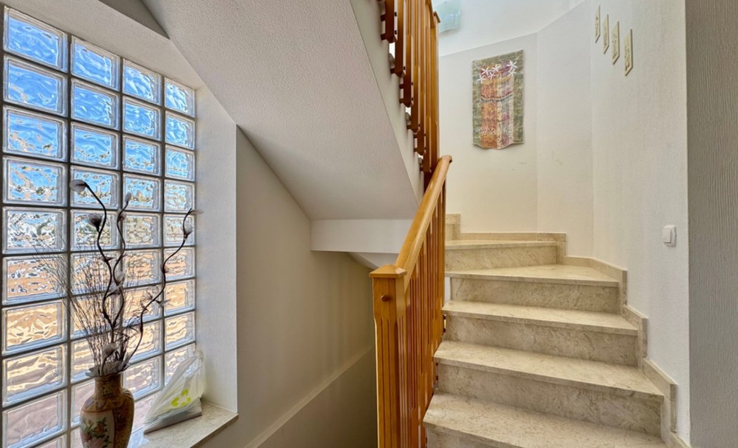 Herverkoop - Villa -
La Nucía - La Alberca