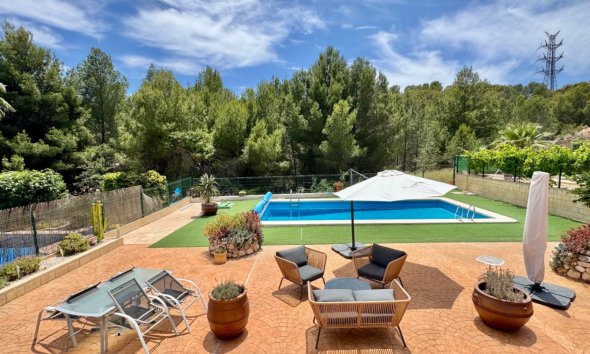 Herverkoop - Villa -
La Nucía - La Alberca