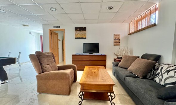 Herverkoop - Villa -
La Nucía - La Alberca