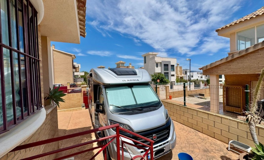 Herverkoop - Villa -
La Nucía - La Alberca