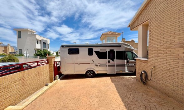 Herverkoop - Villa -
La Nucía - La Alberca