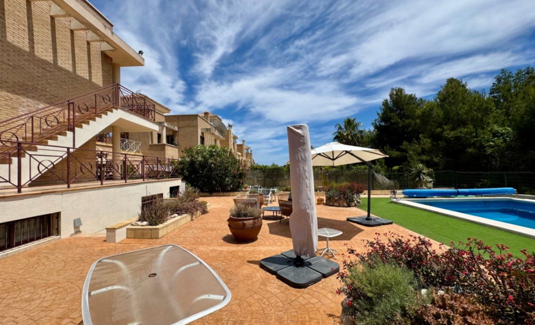 Herverkoop - Villa -
La Nucía - La Alberca