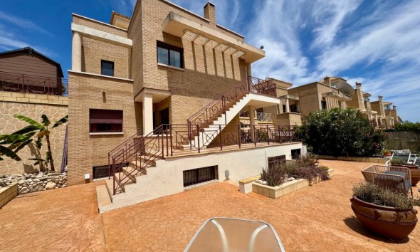 Herverkoop - Villa -
La Nucía - La Alberca