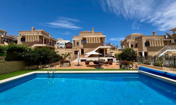 Herverkoop - Villa -
La Nucía - La Alberca