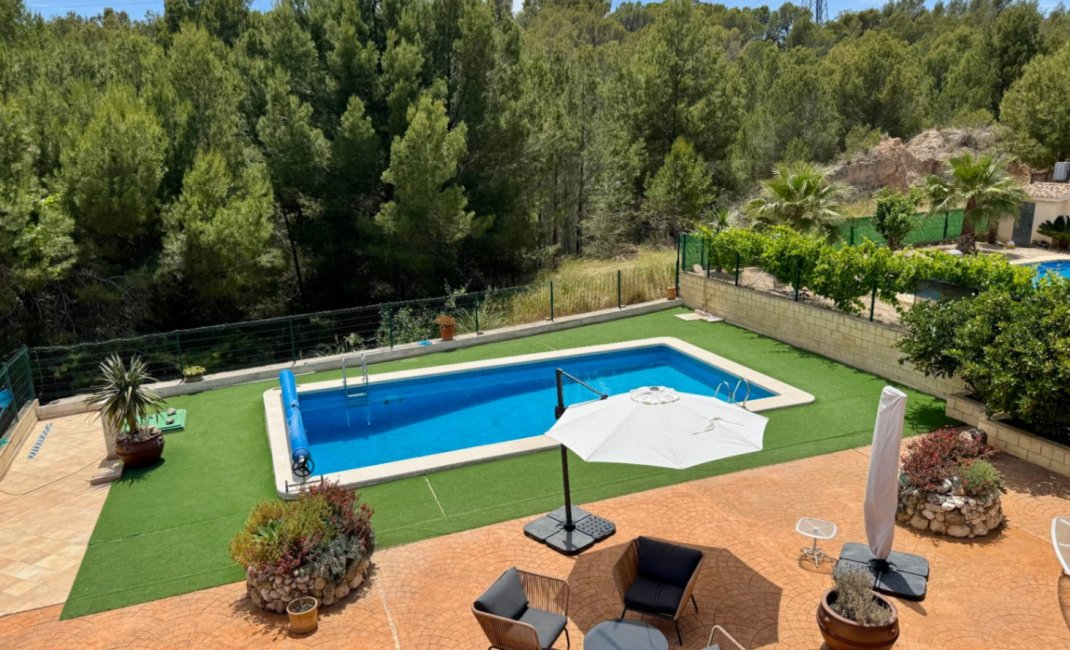 Herverkoop - Villa -
La Nucía - La Alberca