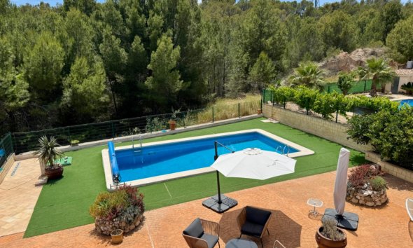 Herverkoop - Villa -
La Nucía - La Alberca