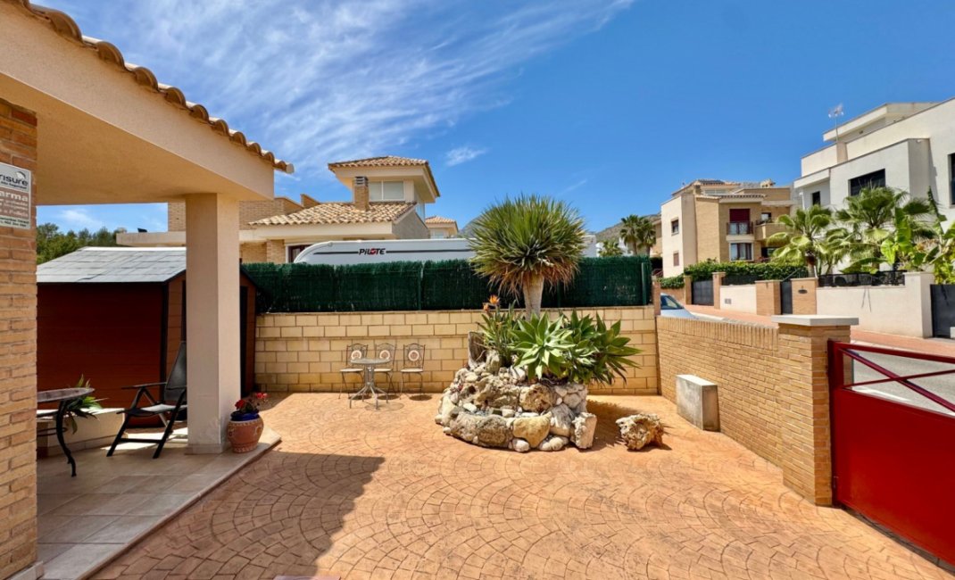 Herverkoop - Villa -
La Nucía - La Alberca