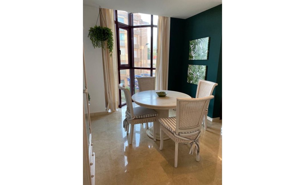 Herverkoop - Appartement / flat -
Albir