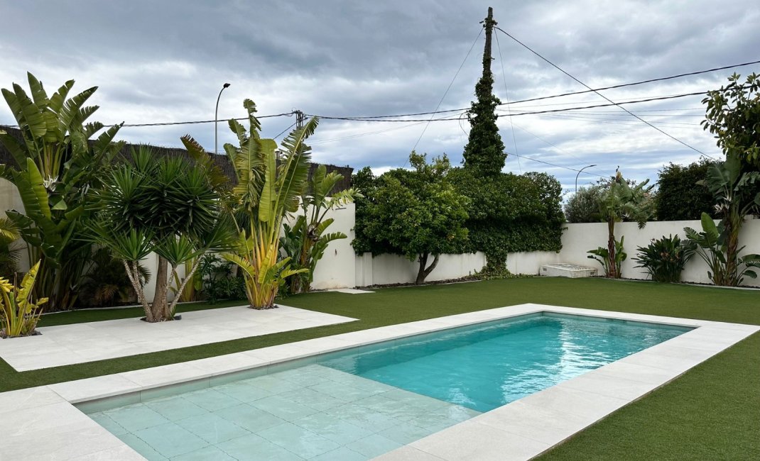  Alquiler larga estancia - Chalet / Villa  -
Albir