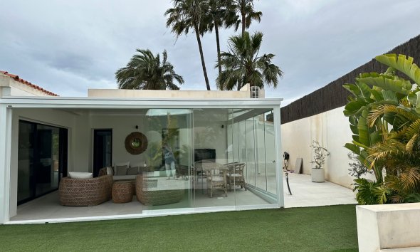  Alquiler larga estancia - Chalet / Villa  -
Albir