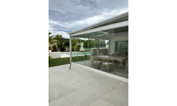  Alquiler larga estancia - Chalet / Villa  -
Albir