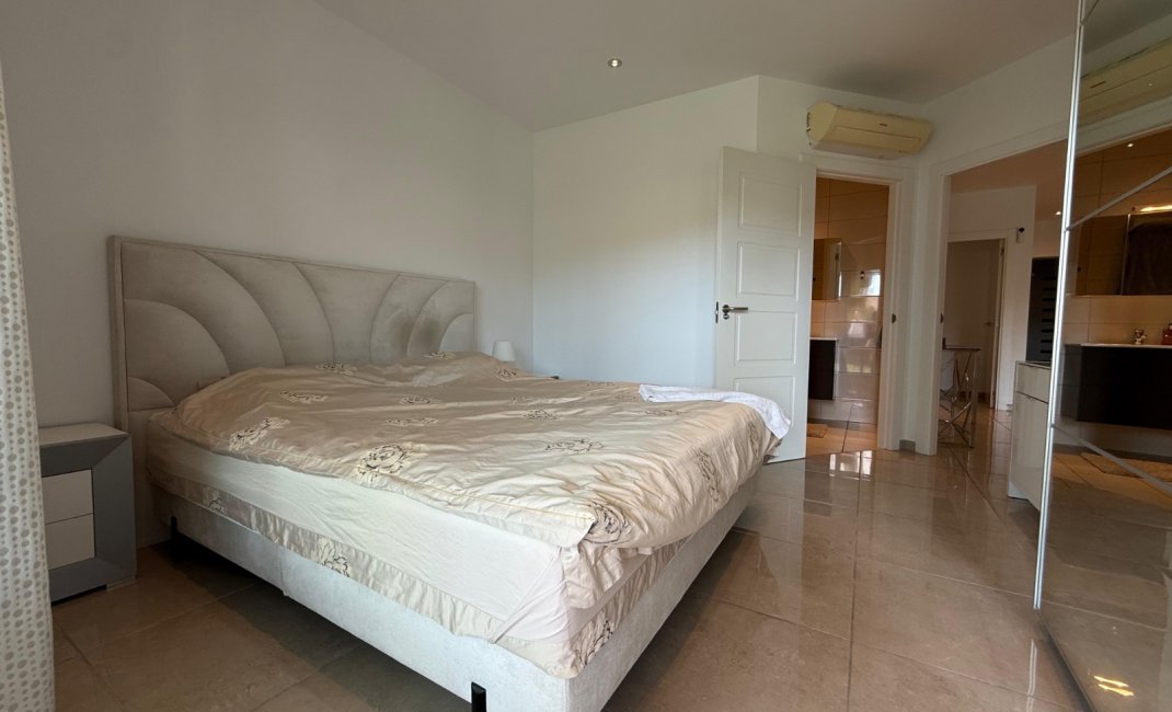 Alquiler corta estancia - Apartamento / piso -
Albir