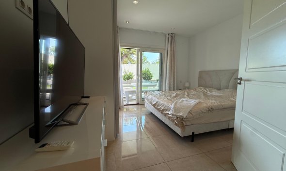 Alquiler corta estancia - Apartamento / piso -
Albir