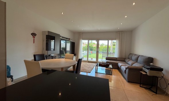 Alquiler corta estancia - Apartamento / piso -
Albir