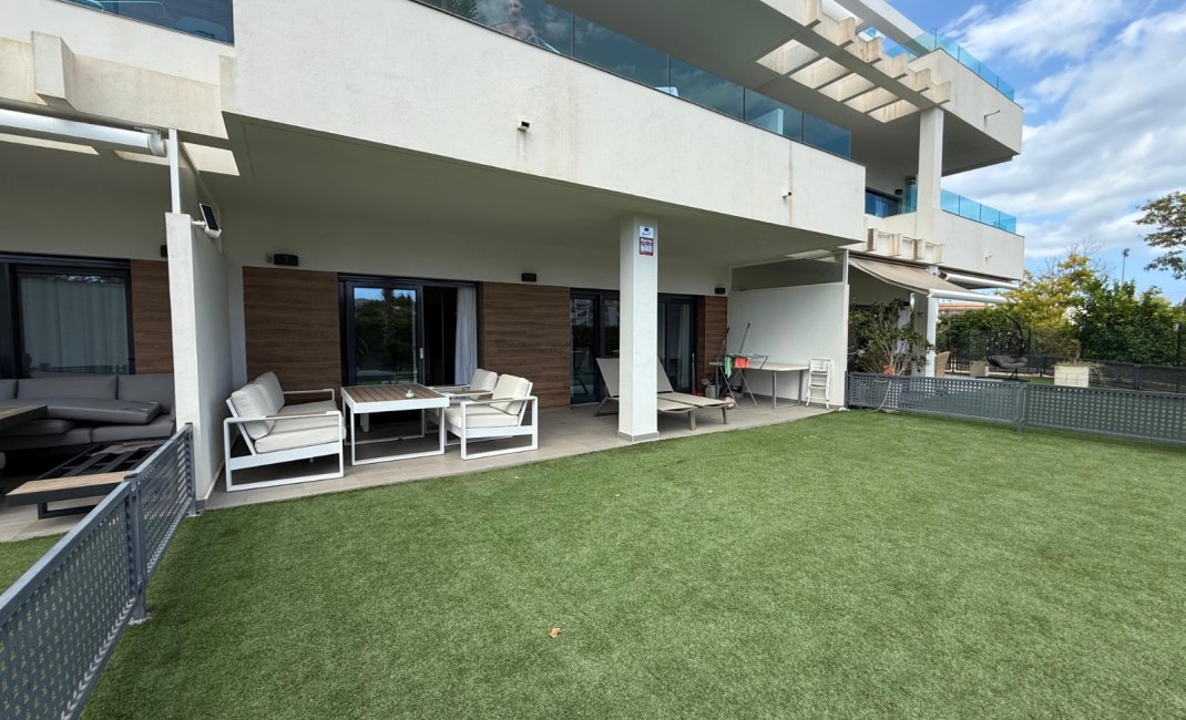 Alquiler corta estancia - Apartamento / piso -
Albir