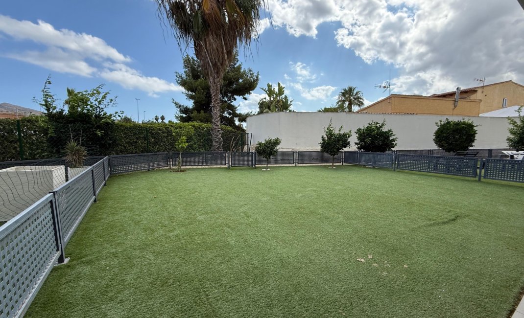 Alquiler corta estancia - Apartamento / piso -
Albir