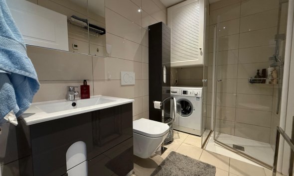 Alquiler corta estancia - Apartamento / piso -
Albir