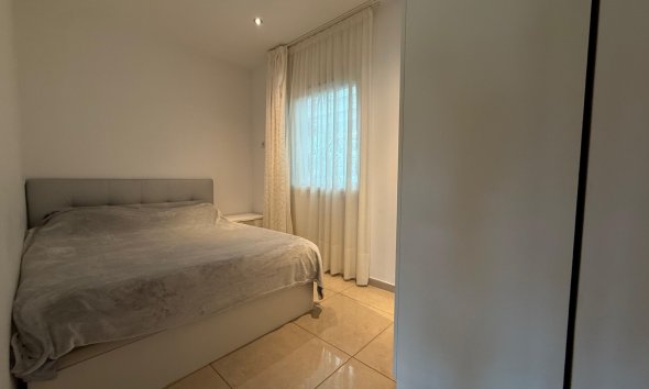 Alquiler corta estancia - Apartamento / piso -
Albir