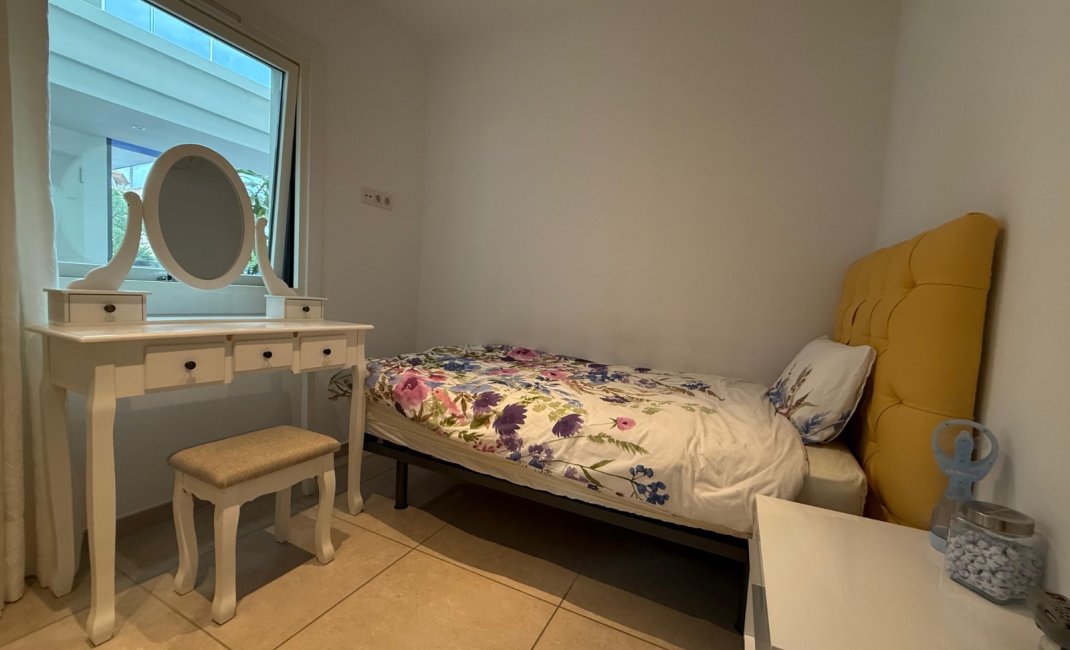 Alquiler corta estancia - Apartamento / piso -
Albir