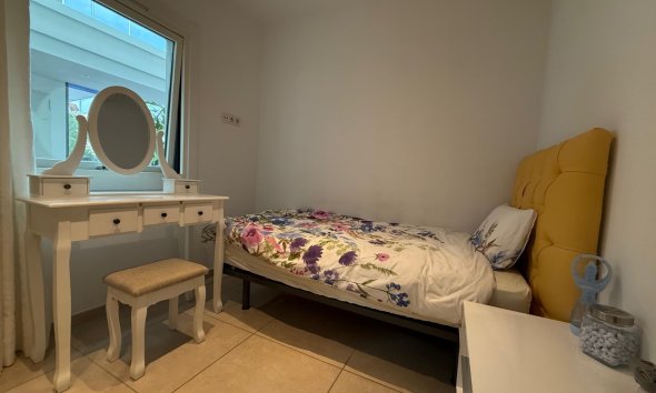 Alquiler corta estancia - Apartamento / piso -
Albir