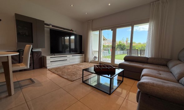 Alquiler corta estancia - Apartamento / piso -
Albir