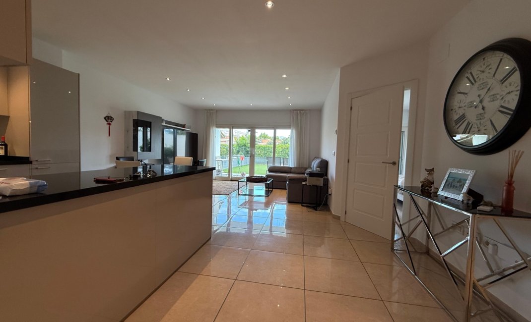 Alquiler corta estancia - Apartamento / piso -
Albir