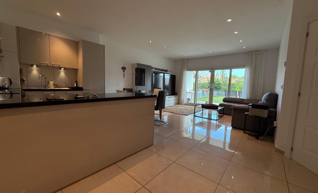 Alquiler corta estancia - Apartamento / piso -
Albir