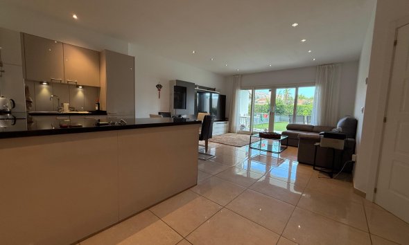 Alquiler corta estancia - Apartamento / piso -
Albir