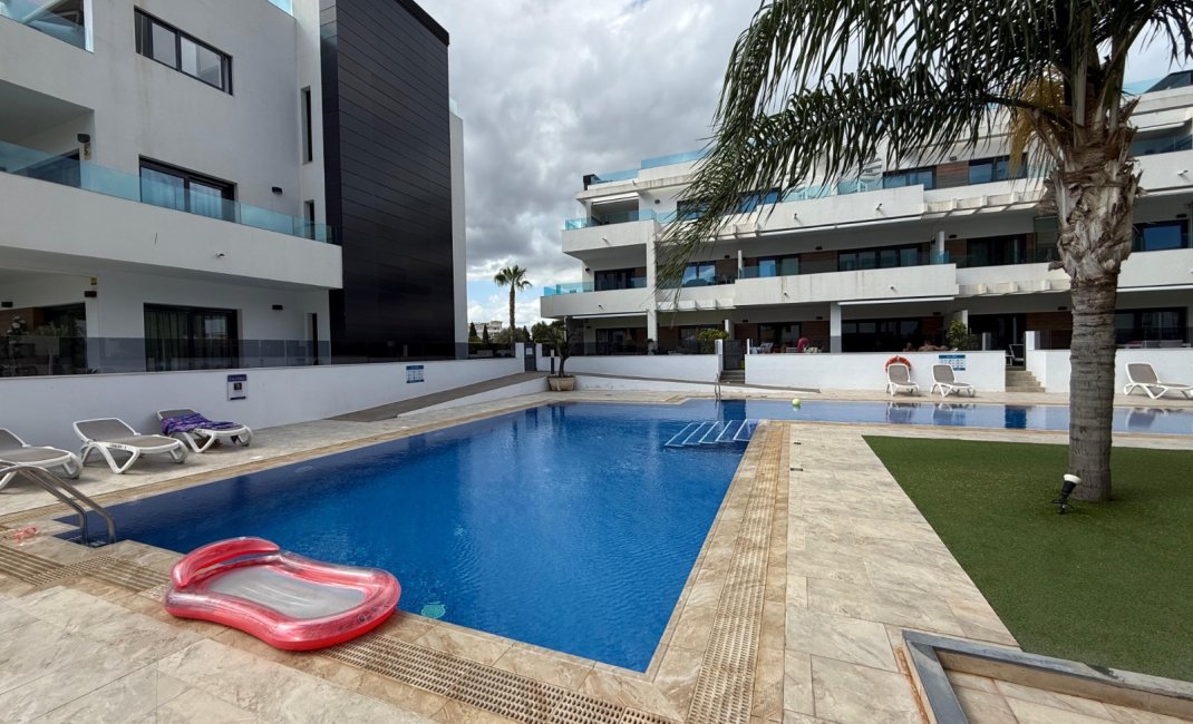 Alquiler corta estancia - Apartamento / piso -
Albir