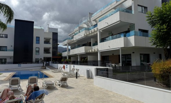 Alquiler corta estancia - Apartamento / piso -
Albir