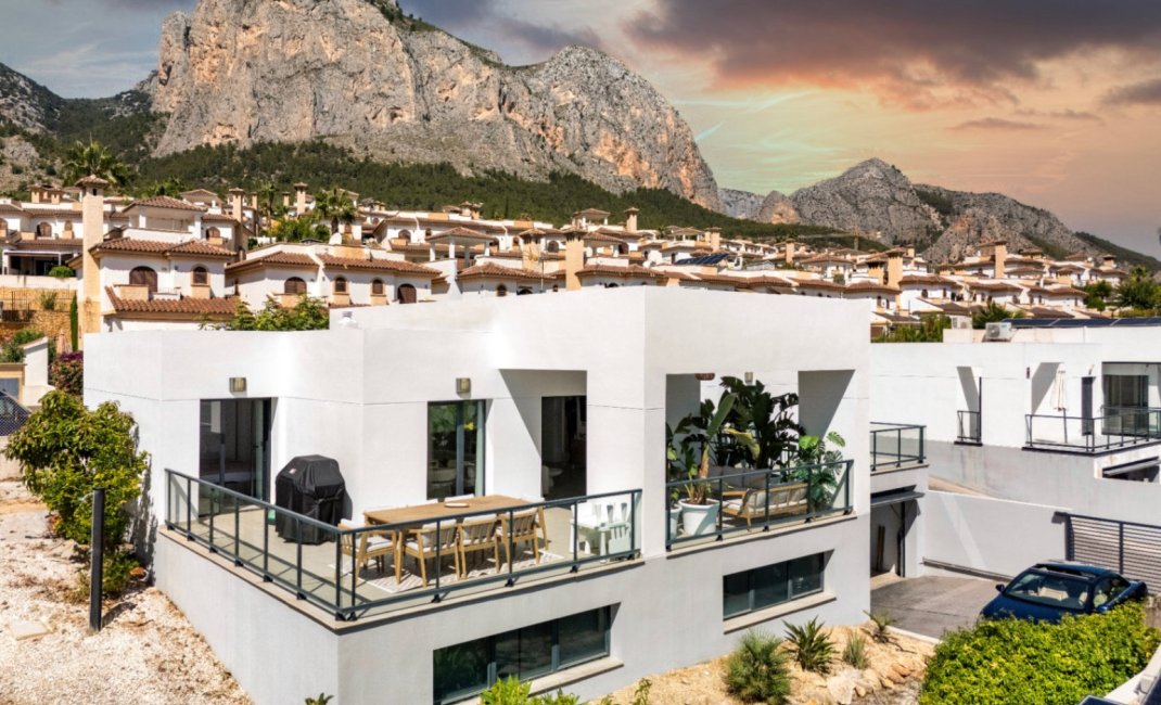 Resale - Villa -
Polop