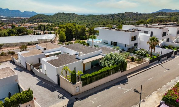 Resale - Villa -
Polop