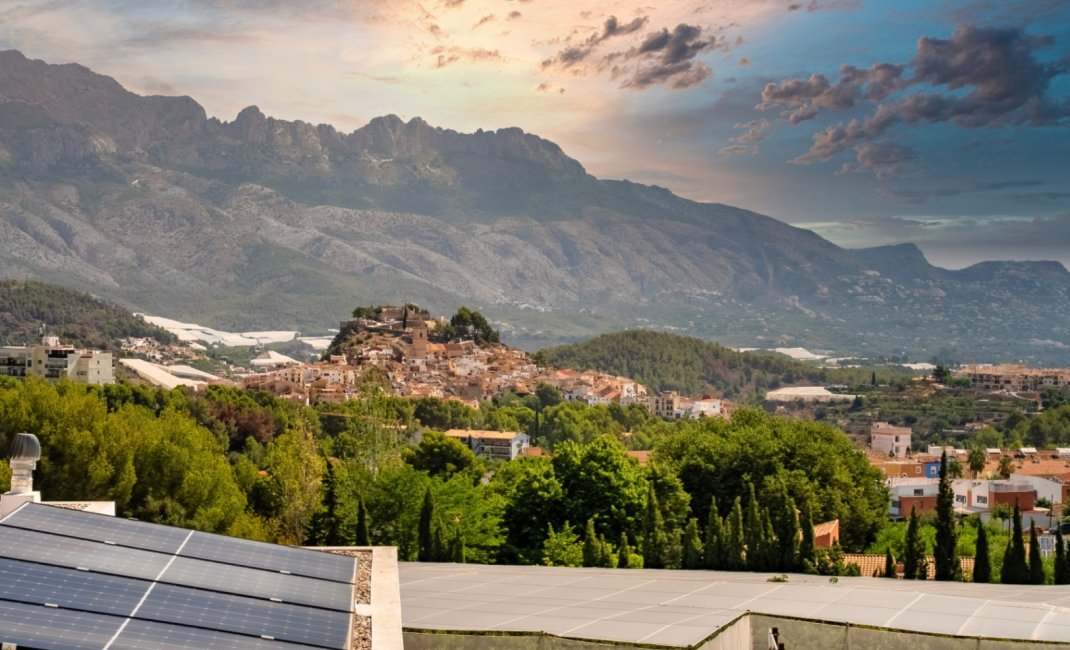 Resale - Villa -
Polop