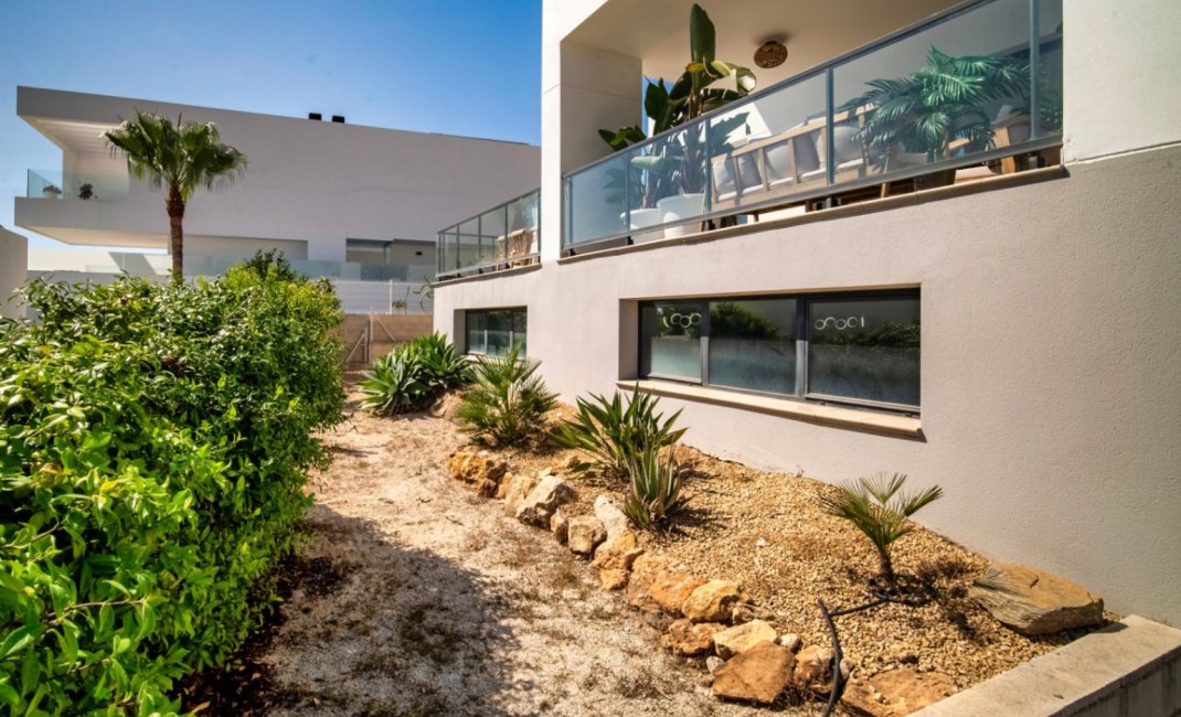 Resale - Villa -
Polop