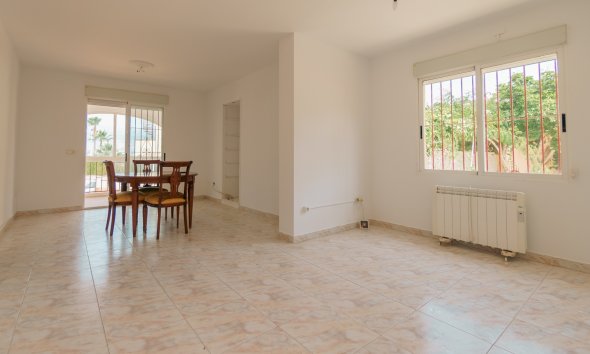 Videresalg - Rekkehus -
Albir