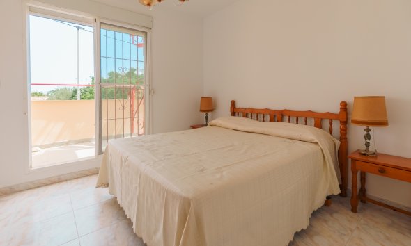 Videresalg - Rekkehus -
Albir