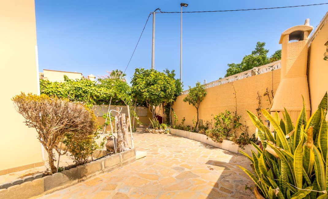 Videresalg - Rekkehus -
Albir