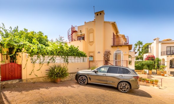 Reventa - Adosado -
Albir