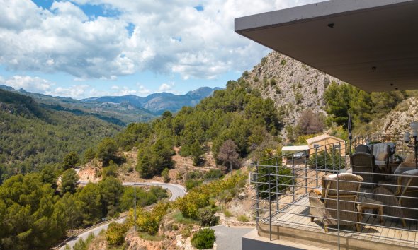 Reventa - Chalet / Villa  -
Callosa De Ensarrià
