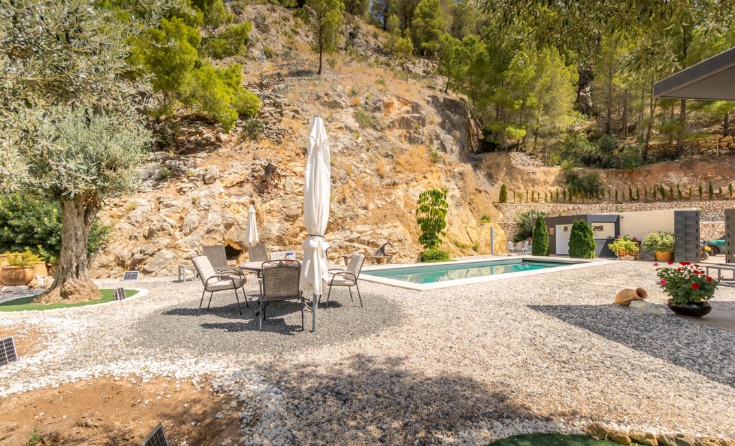 Reventa - Chalet / Villa  -
Callosa De Ensarrià