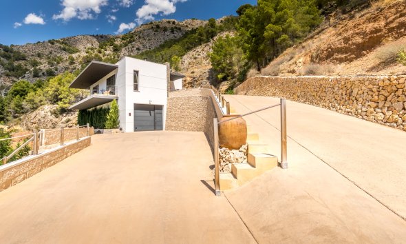 Reventa - Chalet / Villa  -
Callosa De Ensarrià