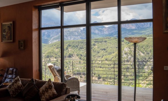 Reventa - Chalet / Villa  -
Callosa De Ensarrià