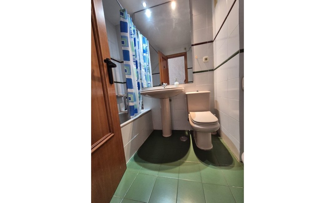 Alquiler corta estancia - Apartamento / piso -
Albir