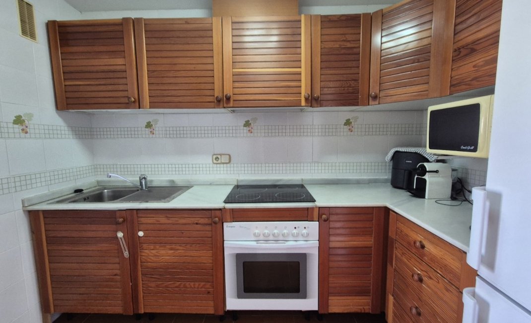 Alquiler corta estancia - Apartamento / piso -
Albir