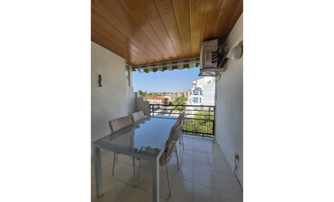 Alquiler corta estancia - Apartamento / piso -
Albir