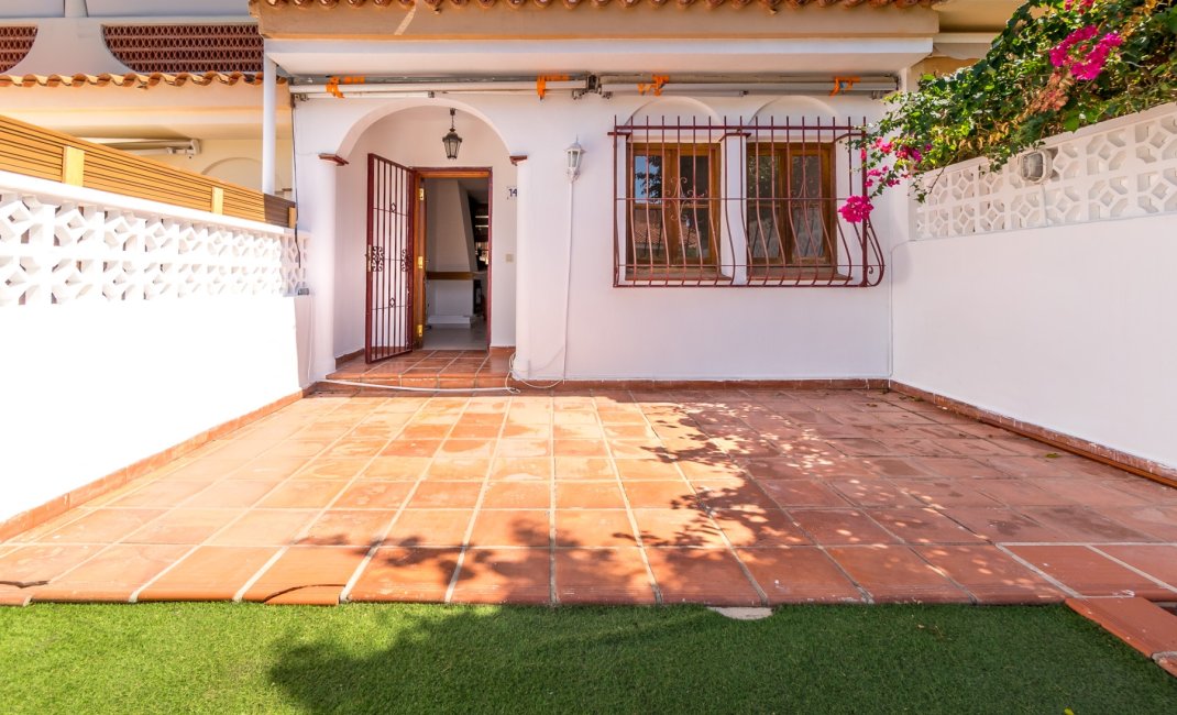 Revente - Maison mitoyenne -
Albir