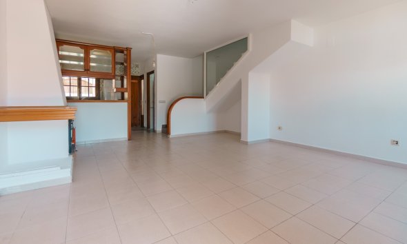 Revente - Maison mitoyenne -
Albir