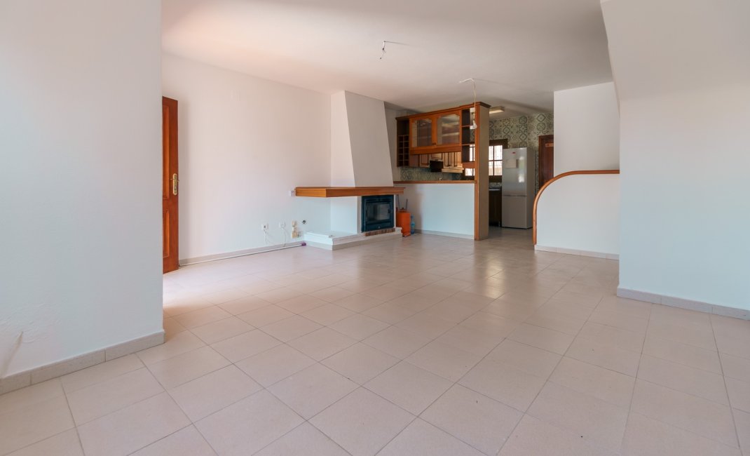 Revente - Maison mitoyenne -
Albir