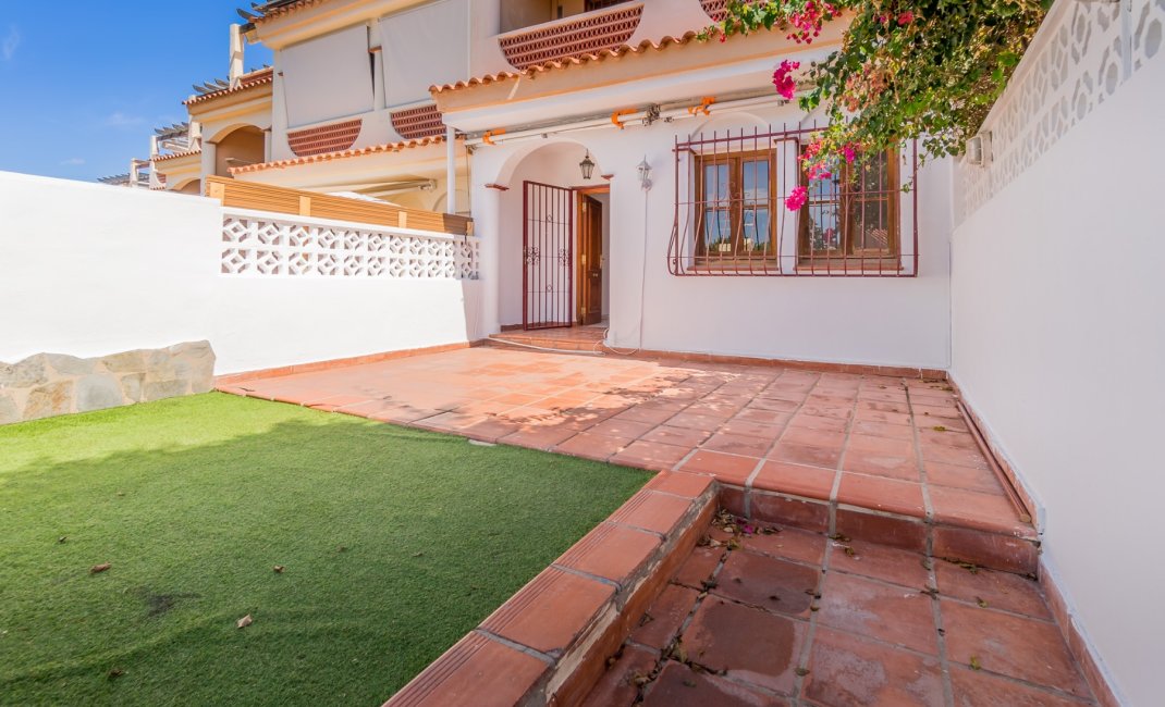 Revente - Maison mitoyenne -
Albir